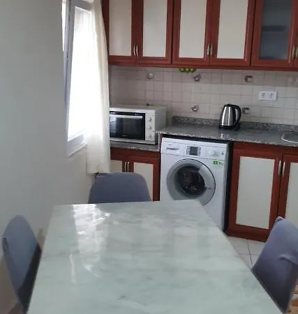 Merkez Deniz Ve Kale Manzarali *